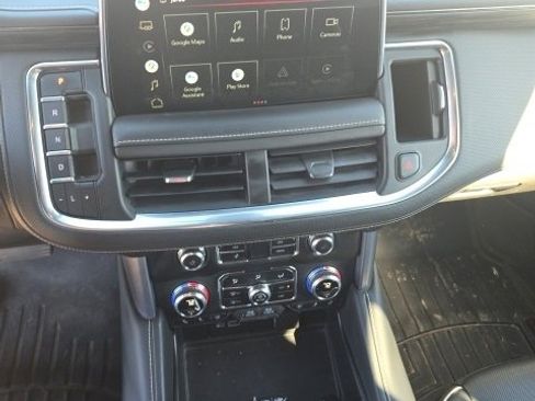 Used 2022 GMC Yukon XL SLT w/ SLT Premium Package image 9