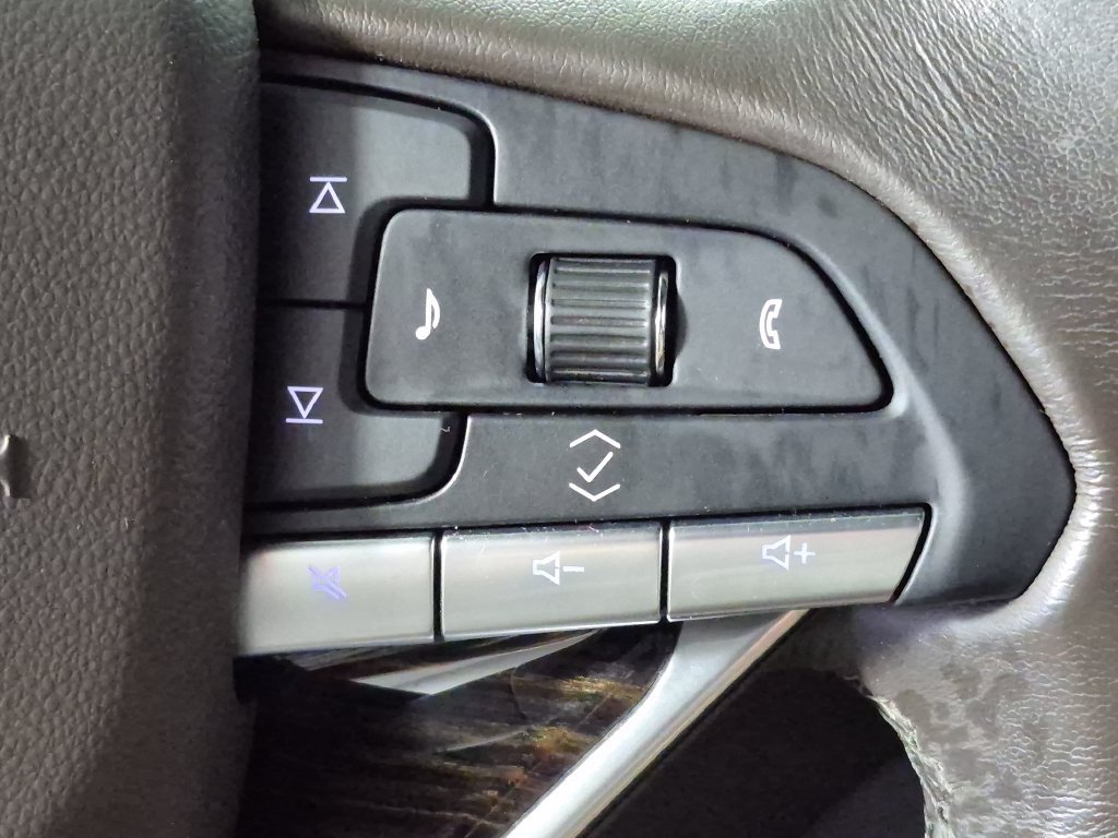 Used 2021 Cadillac Escalade ESV Sport w/ Driver Assist Tech Package AWD/4WD image 13