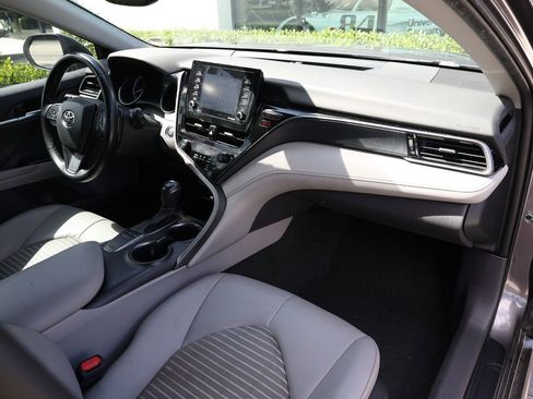 Used 2023 Toyota Camry SE w/ Convenience Package FWD image 18