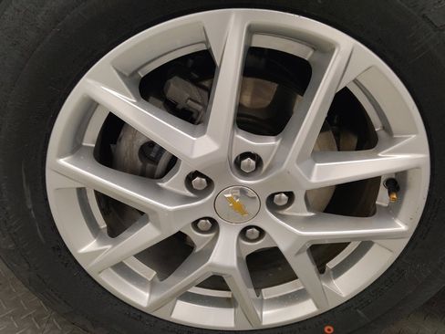 Used 2022 Chevrolet Equinox LT w/ Driver Convenience Package image 31