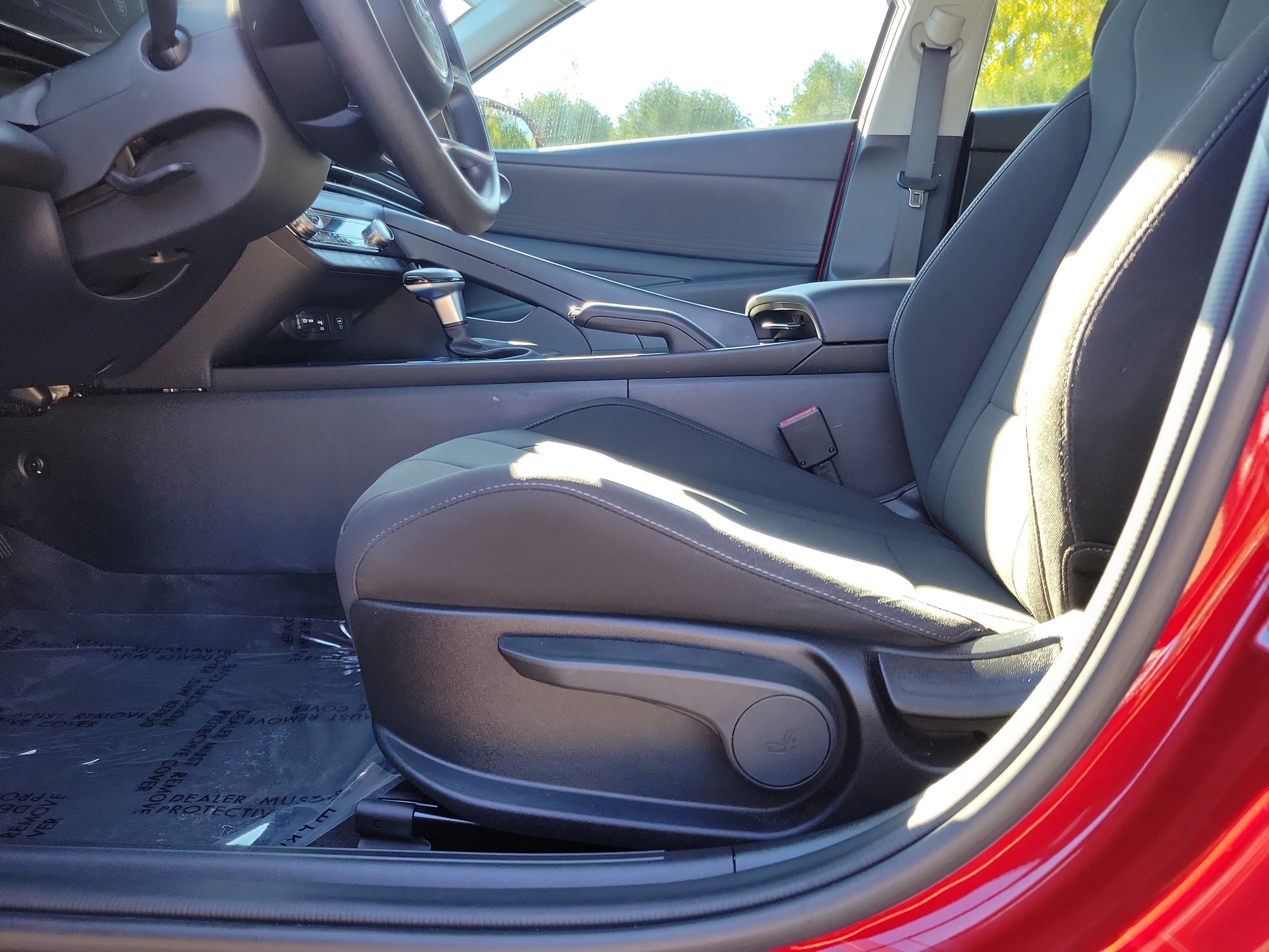 Used 2024 Hyundai Elantra SEL FWD image 16