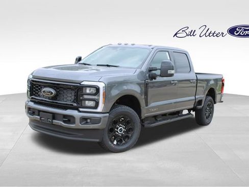 New 2026 Ford F250 Lariat w/ Black Appearance Package AWD/4WD image 1