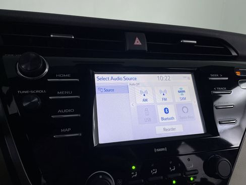 Used 2020 Toyota Camry LE FWD image 14
