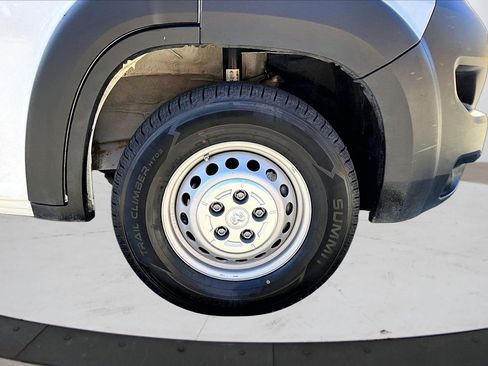 Used 2024 RAM ProMaster 2500 w/ Convenience Group image 32