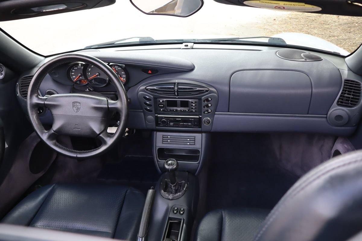 Used 1999 Porsche Boxster RWD image 30