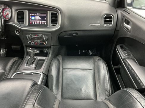 Used 2020 Dodge Charger SXT w/ Leather Interior Group RWD image 29