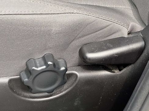 Used 2017 Toyota Tacoma SR5 w/ Tow Package RWD image 19