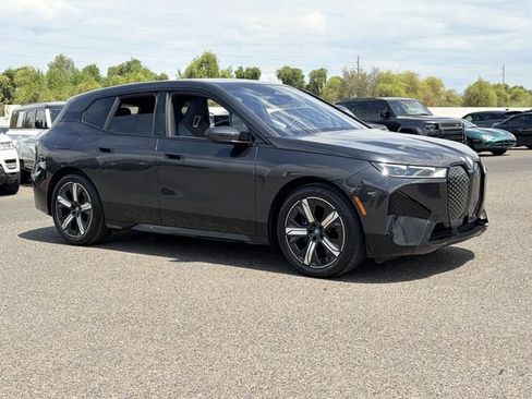 Used 2022 BMW iX xDrive50 w/ Premium Package AWD/4WD image 4
