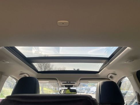 Used 2023 Nissan Rogue SL image 18