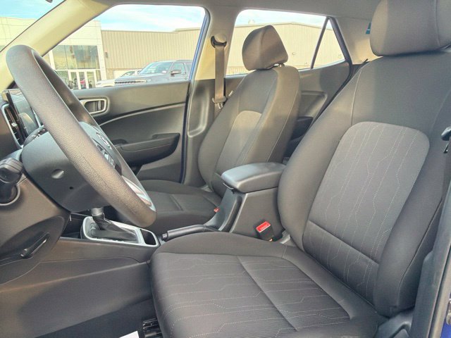 Used 2023 Hyundai Venue SE w/ Cargo Package FWD image 13