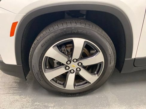 Used 2023 Chevrolet Traverse LT w/ LT Premium Package AWD/4WD image 31