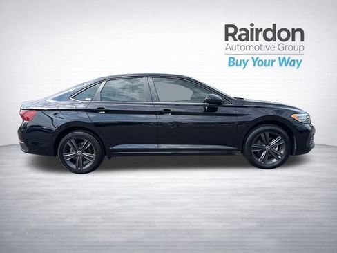 Used 2024 Volkswagen Jetta SE w/ Panoramic Sunroof Package FWD image 8