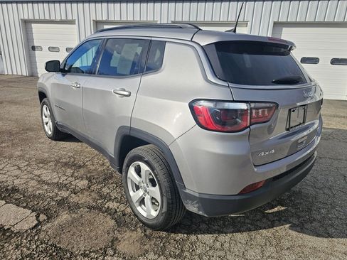 Used 2021 Jeep Compass Latitude image 3