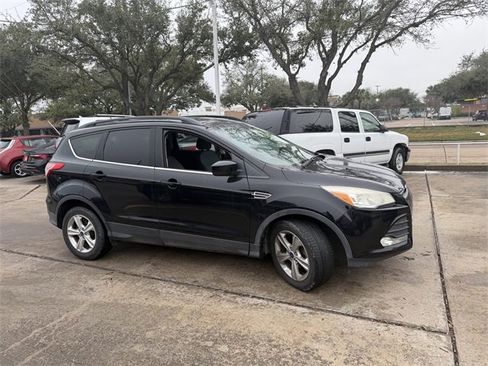 Used 2016 Ford Escape SE w/ Equipment Group 201A image 4