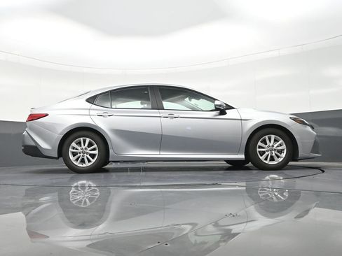 Used 2025 Toyota Camry LE w/ Convenience Package FWD image 28