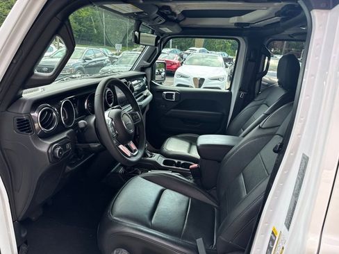 Used 2023 Jeep Wrangler Unlimited Sahara AWD/4WD image 28