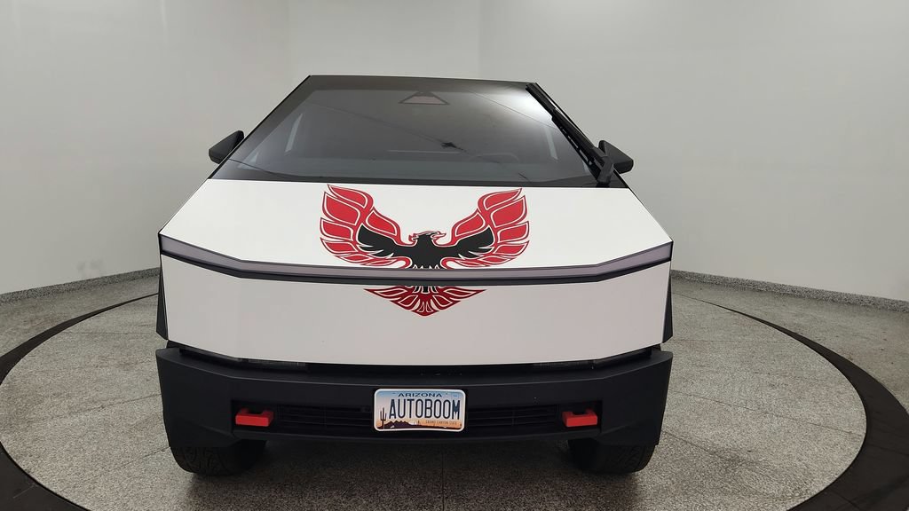 Used 2024 Tesla Cybertruck AWD Crew Cab image 9
