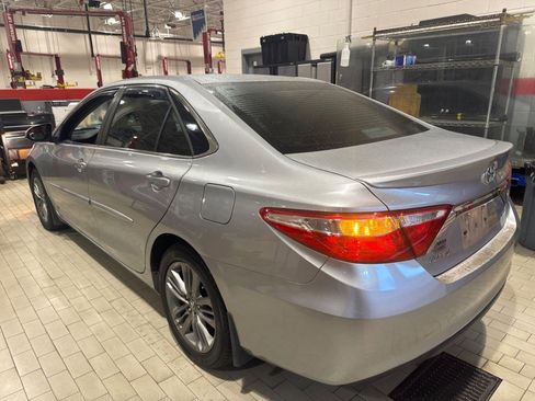 Used 2017 Toyota Camry SE image 7
