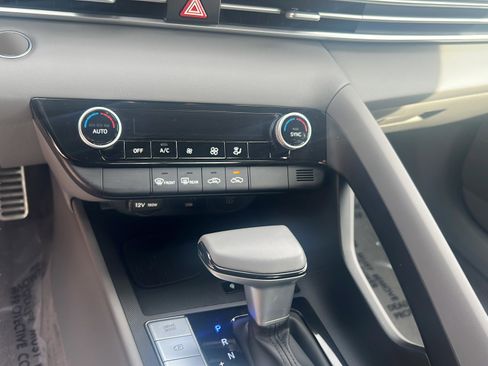 Certified 2025 Hyundai Elantra Sport image 11