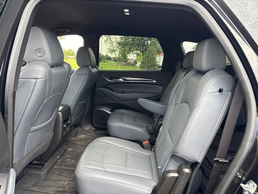 Used 2024 Buick Enclave Essence w/ Sound and Sites Package AWD/4WD image 14