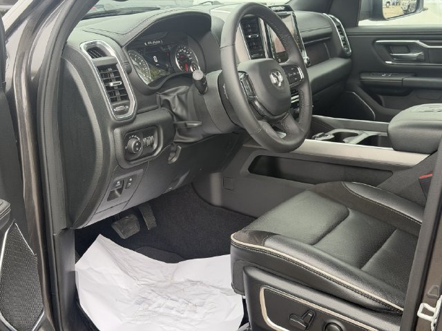 Used 2026 RAM 1500 Laramie AWD/4WD image 13