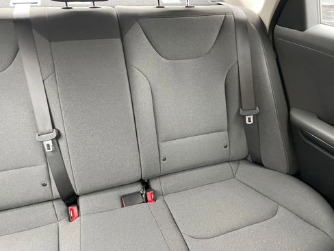 Used 2025 Kia K4 LXS image 37