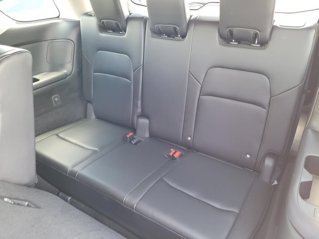 Used 2023 Nissan Pathfinder SL w/ Lighting Package (N92) FWD image 15