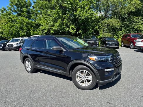 Used 2021 Ford Explorer XLT w/ Equipment Group 202A AWD/4WD image 1