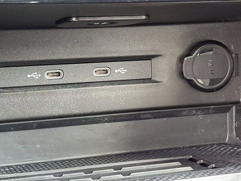 Used 2025 Volkswagen Taos SE image 24