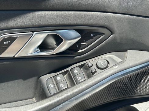 Used 2019 BMW 330i Sedan w/ M Sport Package RWD image 26