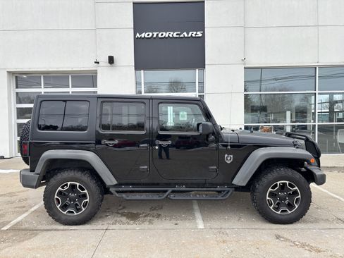 Used 2011 Jeep Wrangler Unlimited Rubicon w/ Dual Top Group image 8