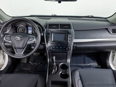 Used 2017 Toyota Camry SE image 34