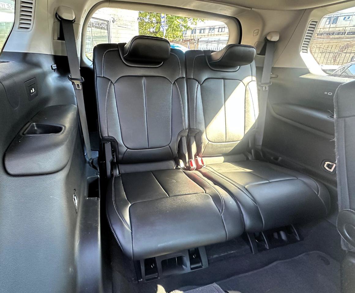 Used 2023 Jeep Grand Cherokee L Limited AWD/4WD image 25
