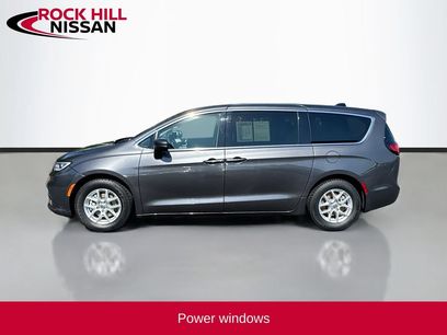 Used 2023 Chrysler Pacifica Touring-L
