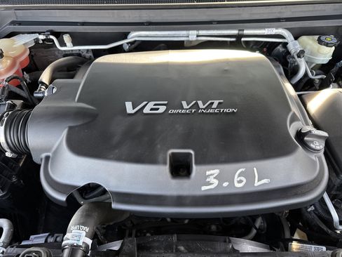 Used 2018 Chevrolet Colorado LT image 19