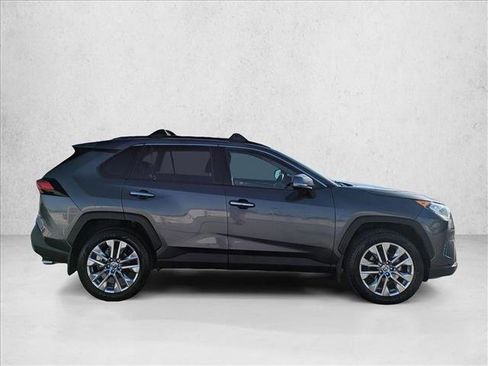 Used 2020 Toyota RAV4 Limited image 4