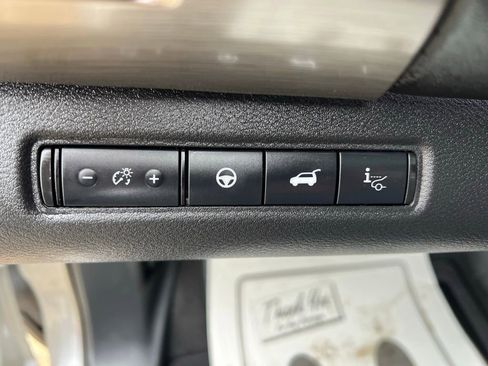 Used 2025 Nissan Pathfinder Platinum w/ Lighting Package (N92) image 33