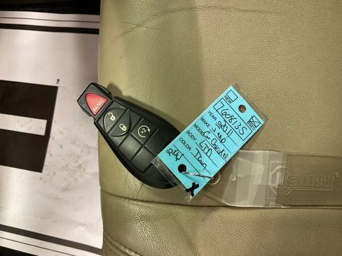 Used 2011 Jeep Grand Cherokee Limited w/ Trailer Tow Group IV image 31