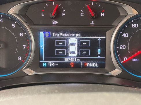 Used 2017 Chevrolet Malibu LT FWD image 18