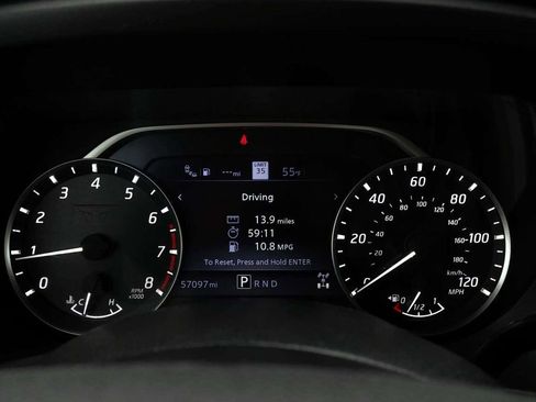 Used 2021 Nissan Titan SV w/ SV Convenience Package image 26