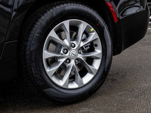 New 2026 Chrysler Pacifica Select AWD/4WD image 8