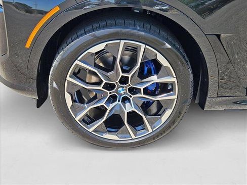 Used 2026 BMW X7 M60i w/ Climate Comfort Package image 10