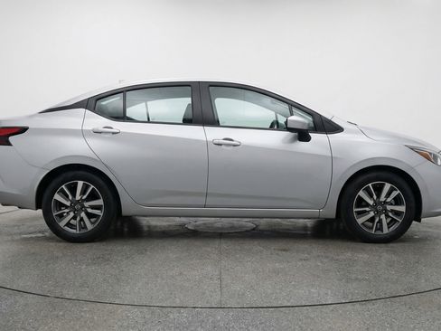 Used 2025 Nissan Versa SV FWD image 11