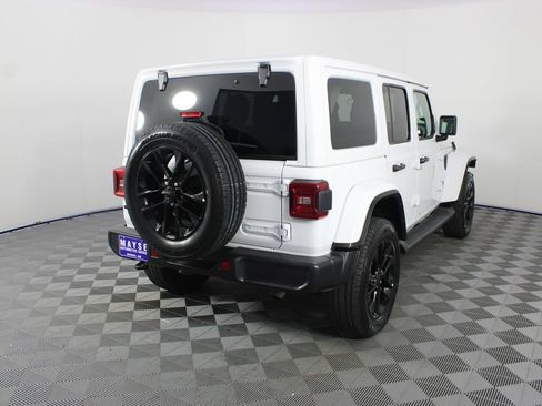 Used 2025 Jeep Wrangler Unlimited Sahara AWD/4WD image 23