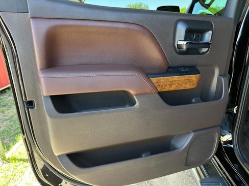 Used 2017 Chevrolet Silverado 1500 High Country image 16