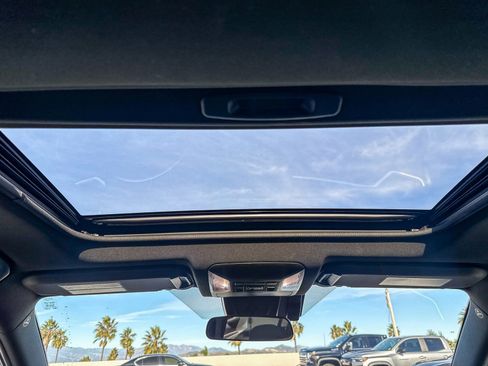 Used 2022 Toyota RAV4 SE image 18