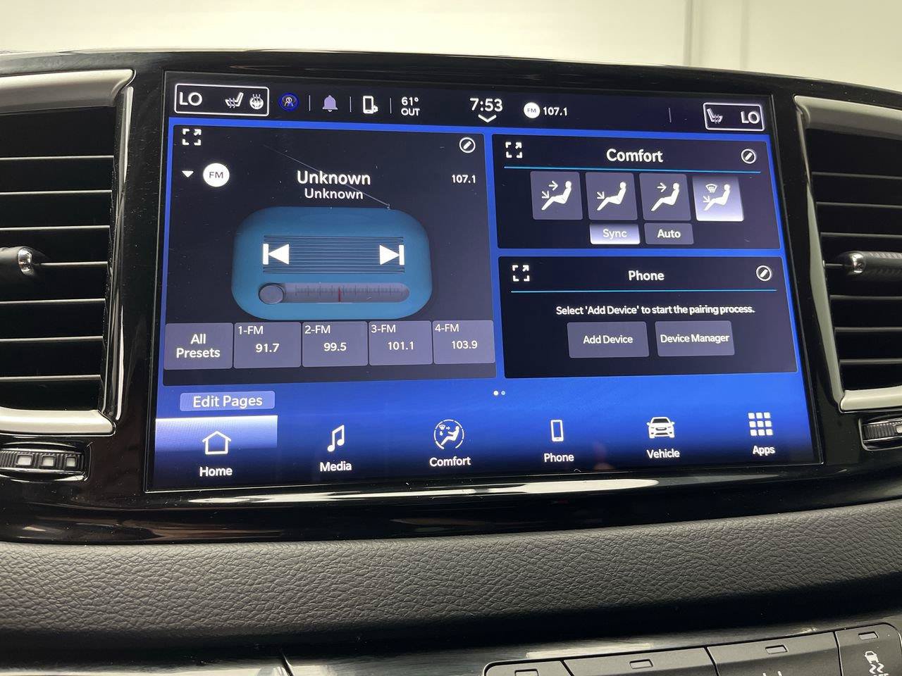 Used 2024 Chrysler Pacifica Touring-L FWD image 18