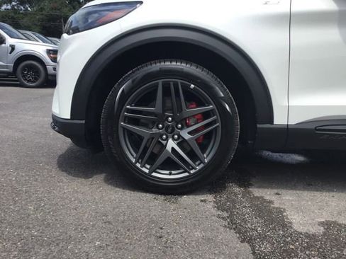 New 2025 Ford Explorer ST-Line w/ Premium Package image 25