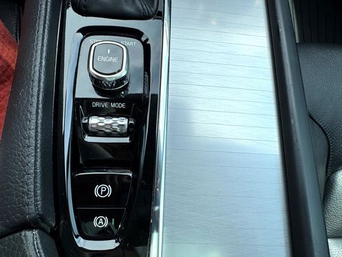 Used 2016 Volvo XC90 T5 Momentum image 13