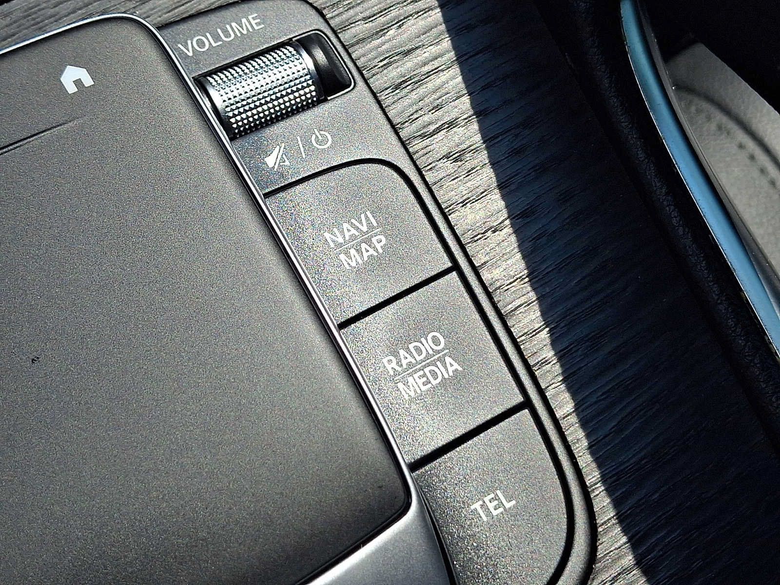 Used 2023 Mercedes-Benz GLE 350 4MATIC image 25